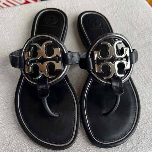 Tory Burch Miller silver Logo Thong Sandals size 9.5 Black Silver - Picture 1 of 7
